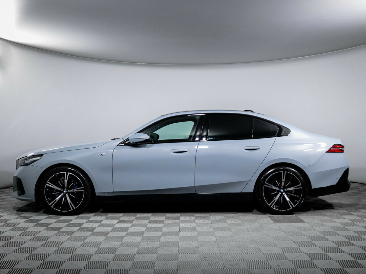 BMW 5 серии с пробегом — 2023 год. Фото: #7