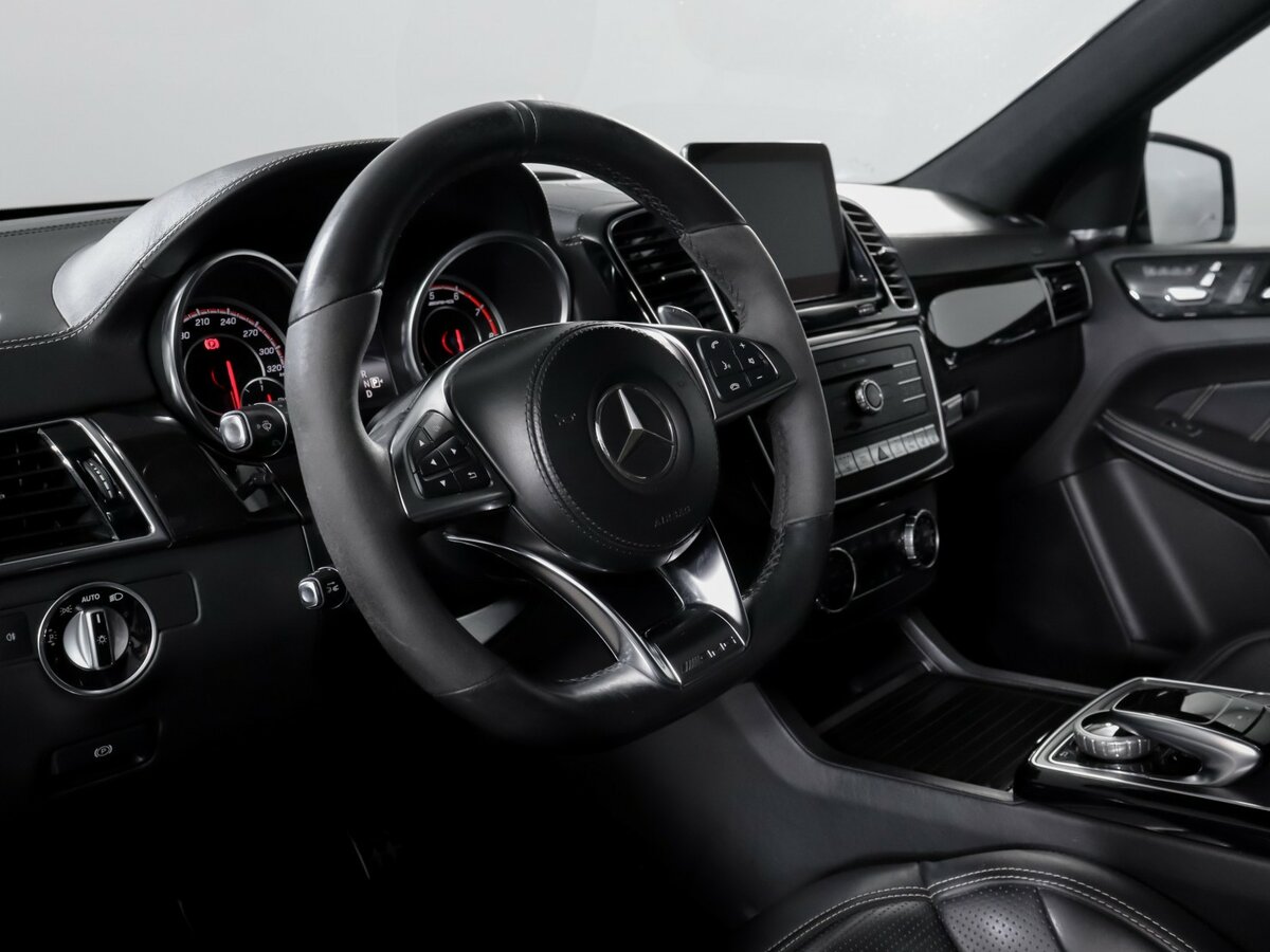 Mercedes-Benz GLS AMG с пробегом — 2016 год. Фото: #13