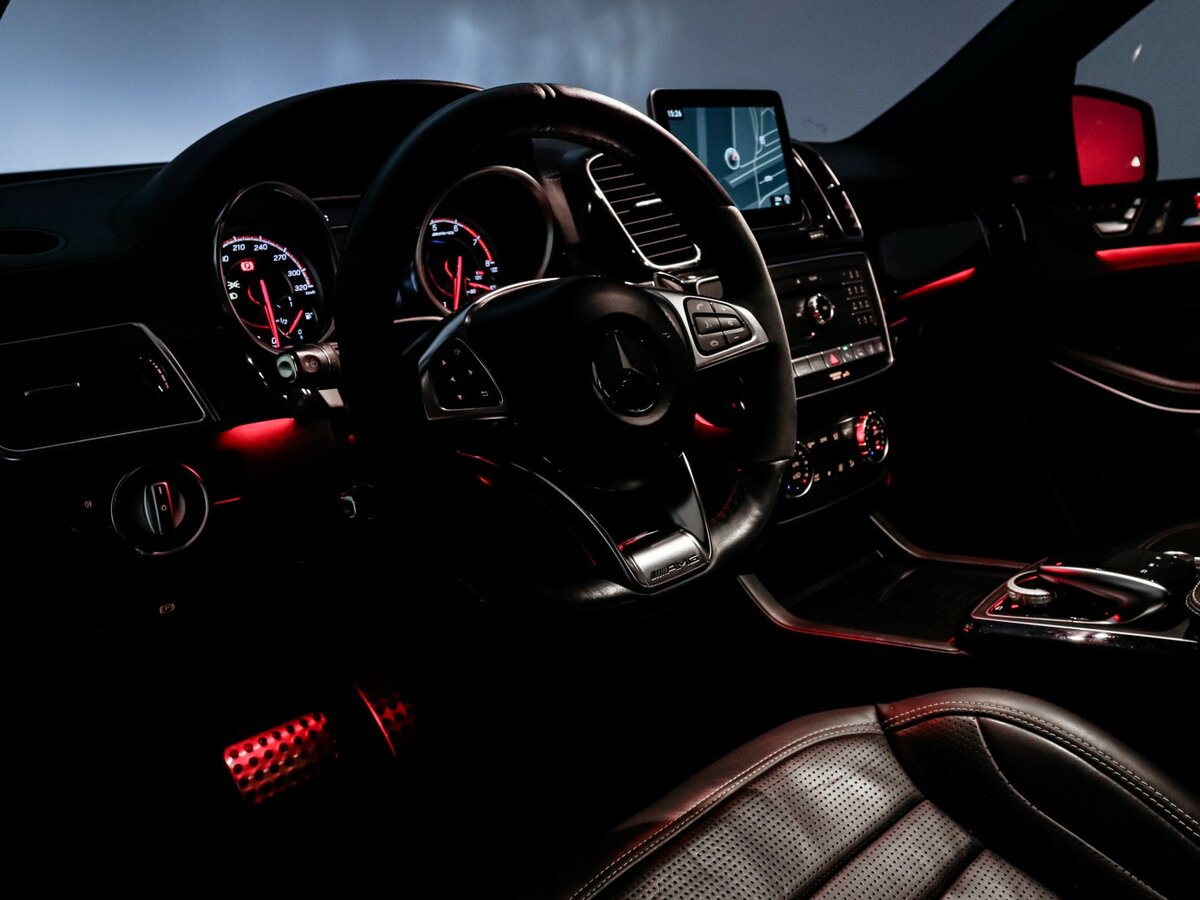 Mercedes-Benz GLS AMG с пробегом — 2016 год. Фото: #24