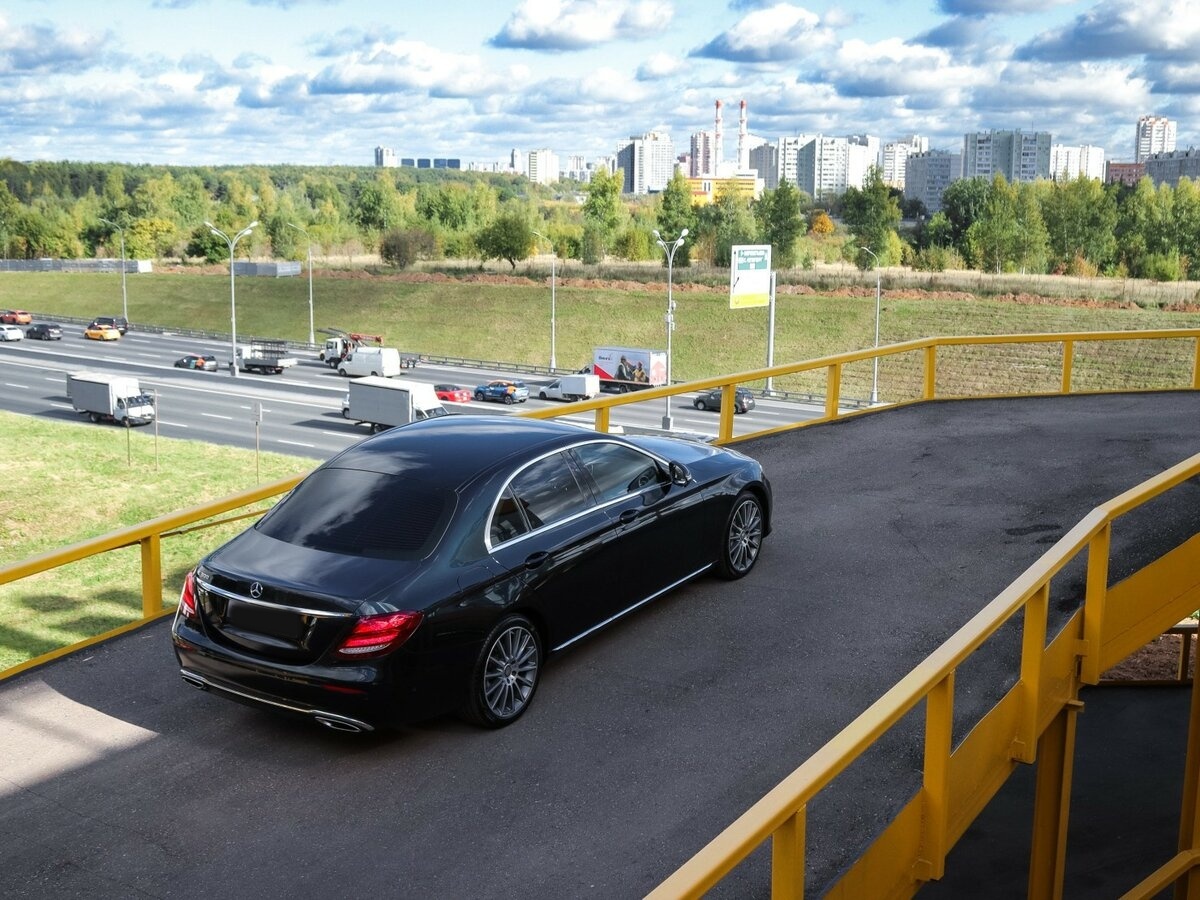 Mercedes-Benz E-Класс с пробегом — 2017 год. Фото: #17