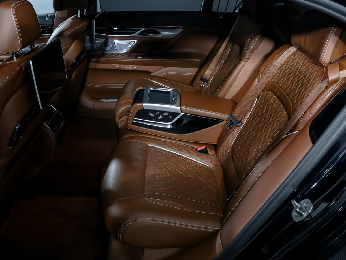 BMW 7 серии с пробегом — 2021 год. Фото: #7