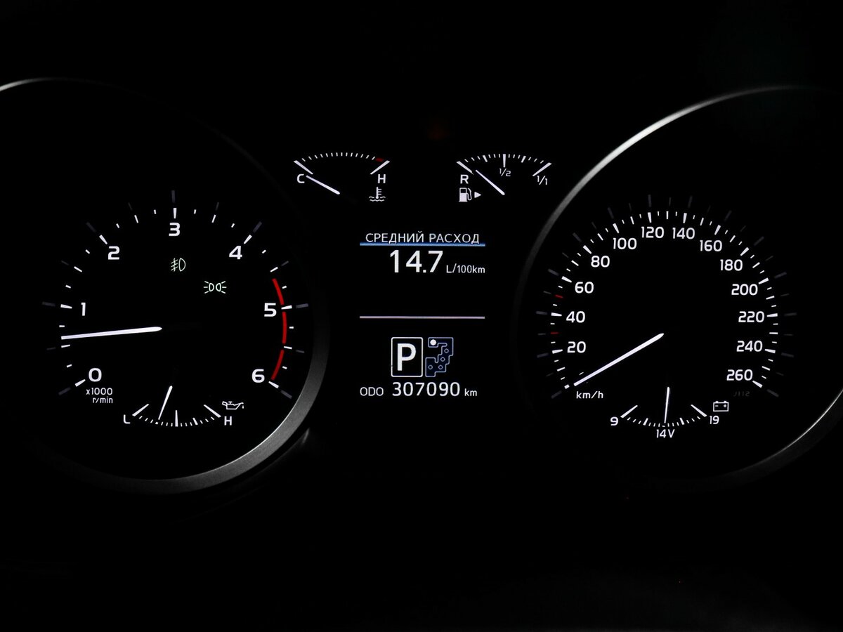 Toyota Land Cruiser с пробегом — 2014 год. Фото: #10