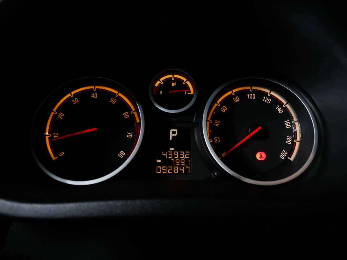 Opel Corsa с пробегом — 2011 год. Фото: #8