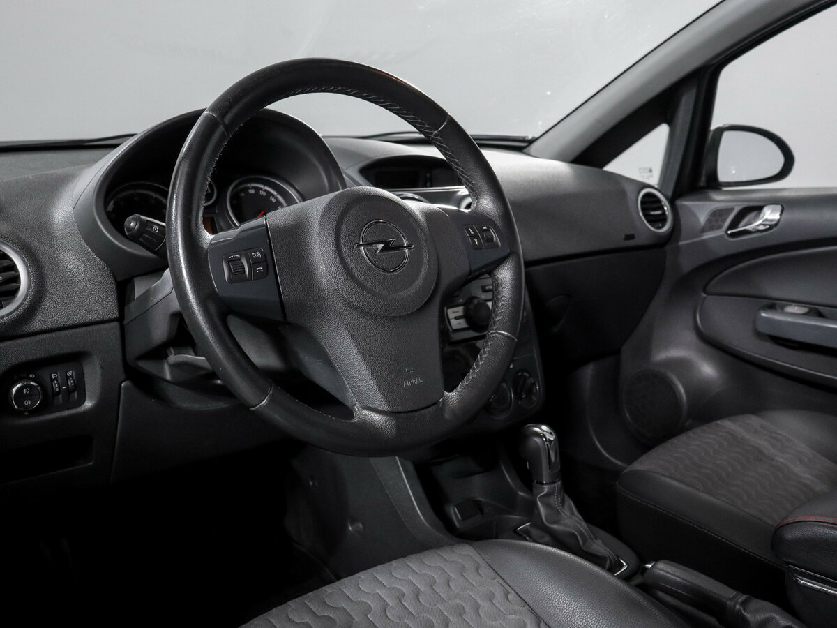 Opel Corsa с пробегом — 2011 год. Фото: #10