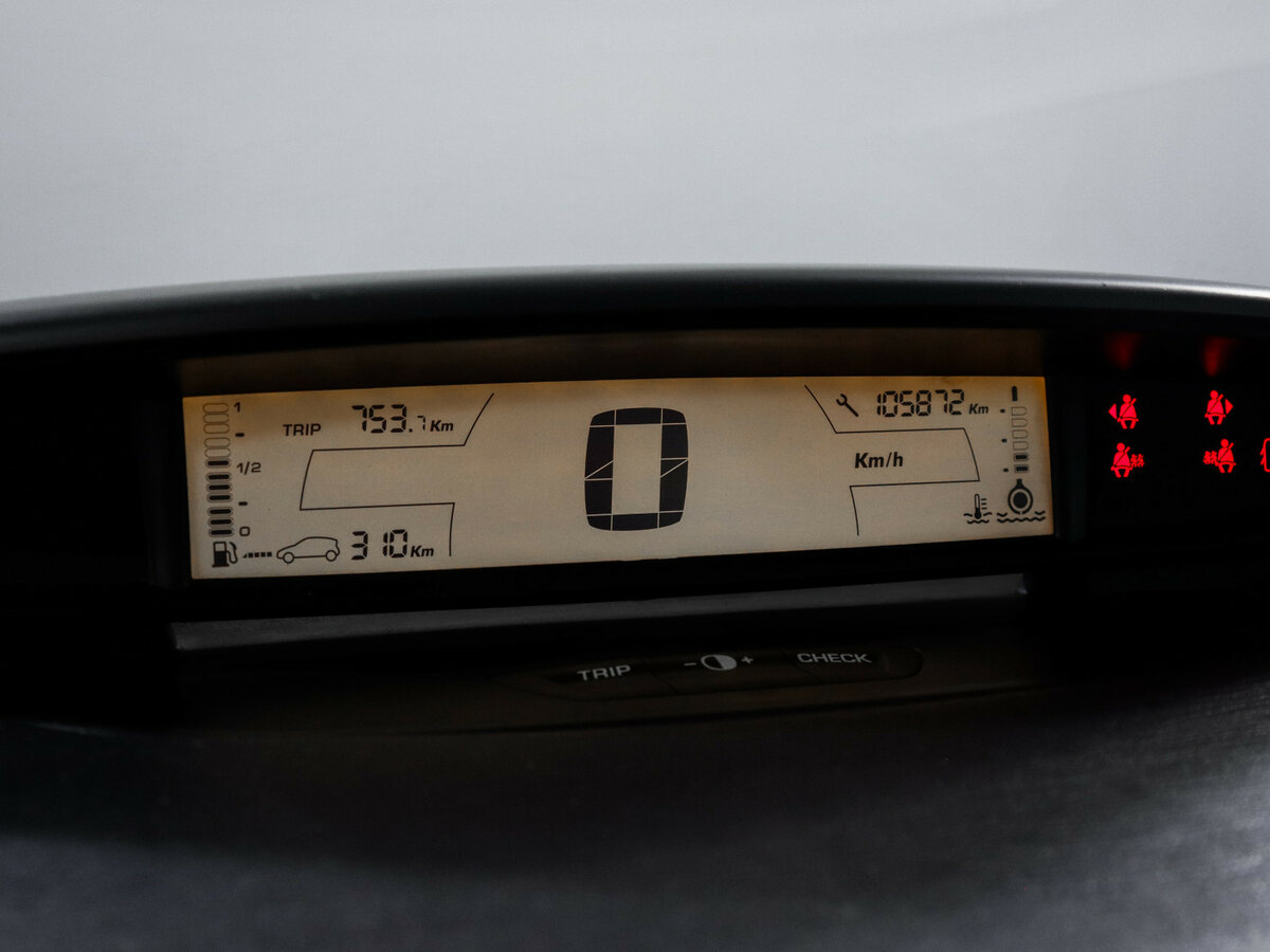 Citroen C4 с пробегом — 2007 год. Фото: #8