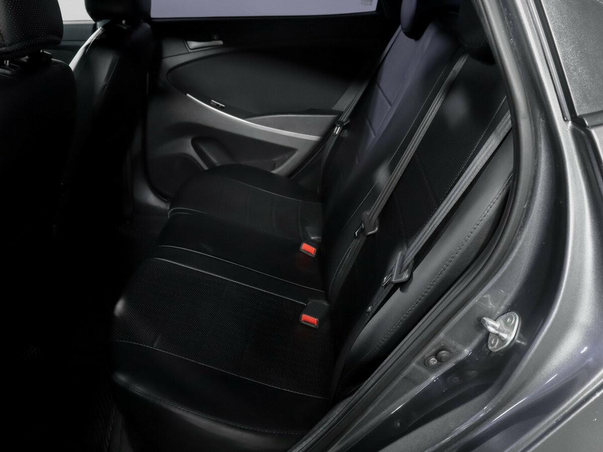 Hyundai Solaris с пробегом — 2014 год. Фото: #7