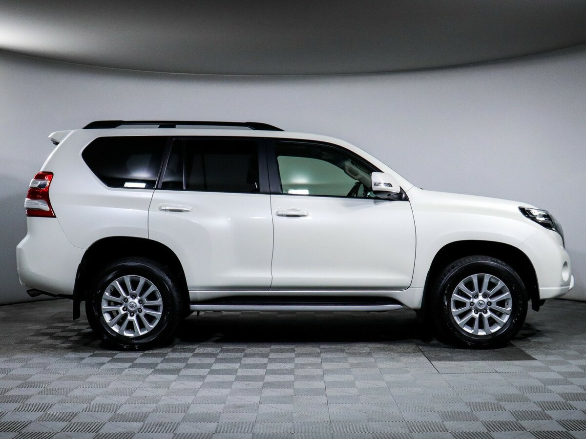 Toyota Land Cruiser Prado с пробегом — 2015 год. Фото: #3