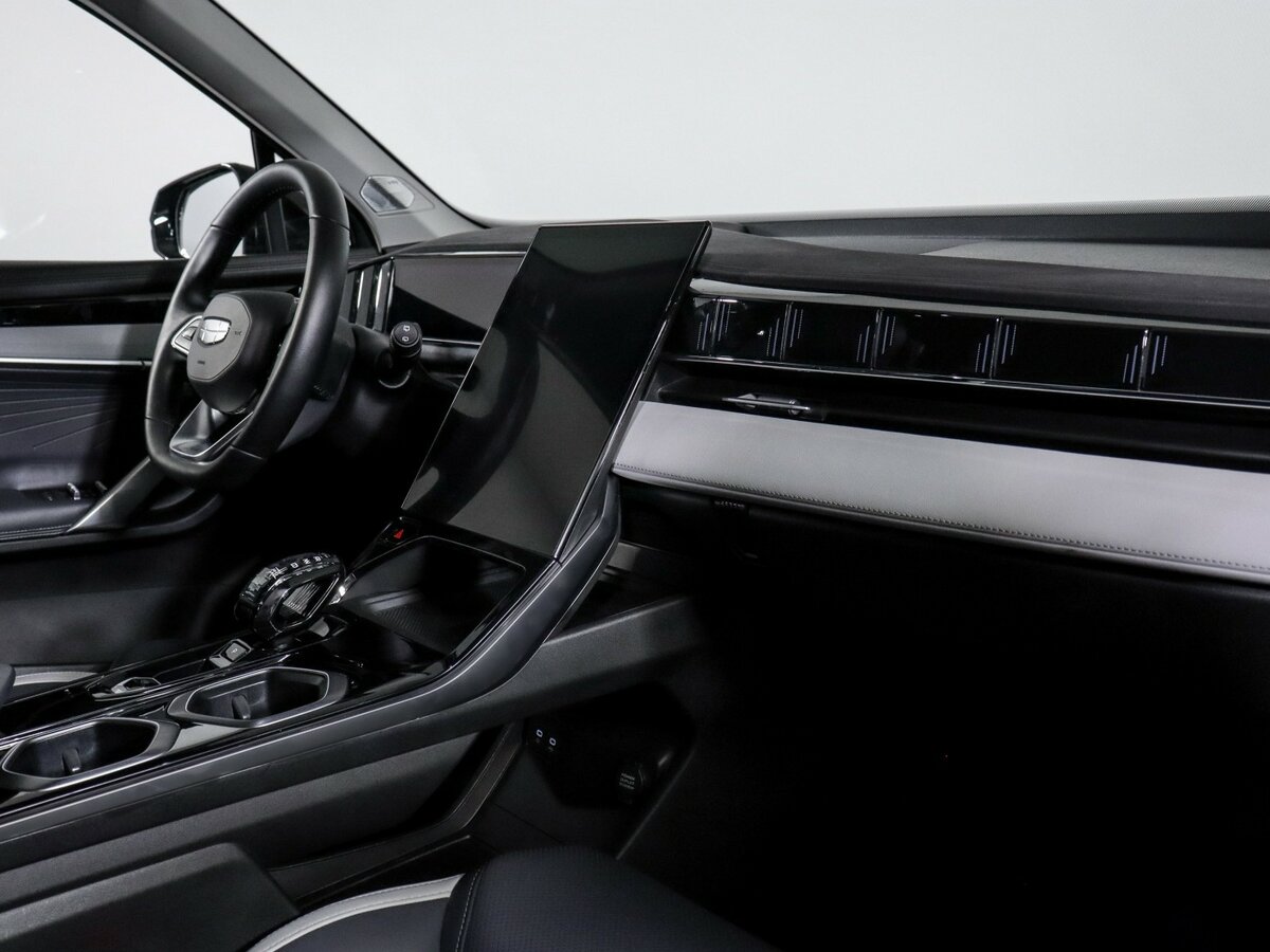 Geely Atlas с пробегом — 2024 год. Фото: #6