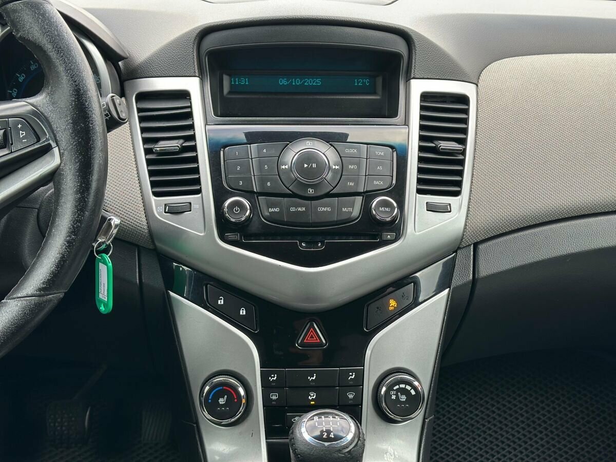 Chevrolet Cruze с пробегом — 2012 год. Фото: #6