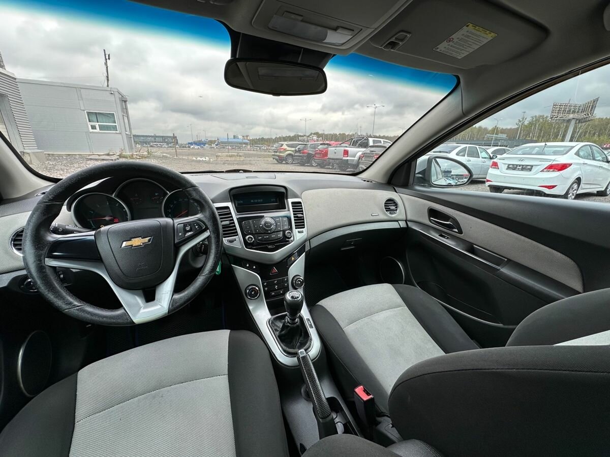 Chevrolet Cruze с пробегом — 2012 год. Фото: #7