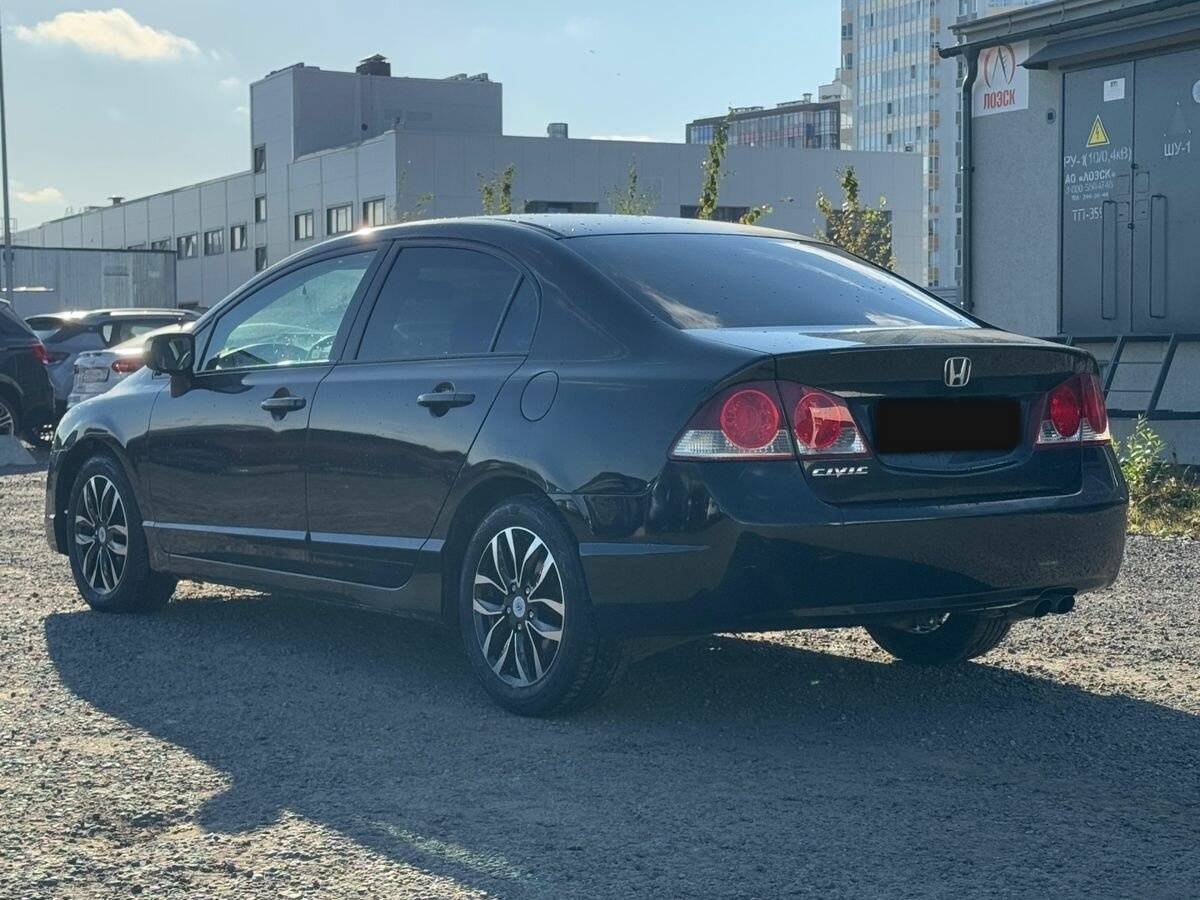 Honda Civic с пробегом — 2008 год. Фото: #5