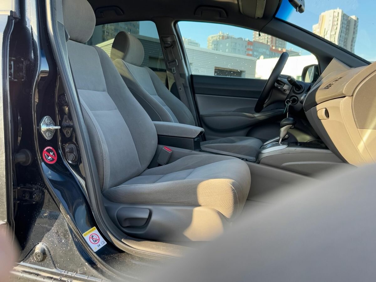 Honda Civic с пробегом — 2008 год. Фото: #10