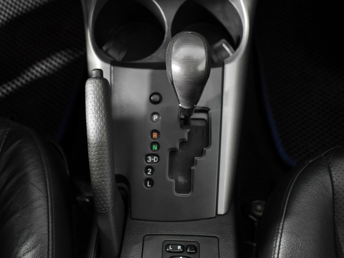 Toyota RAV4 с пробегом — 2006 год. Фото: #10