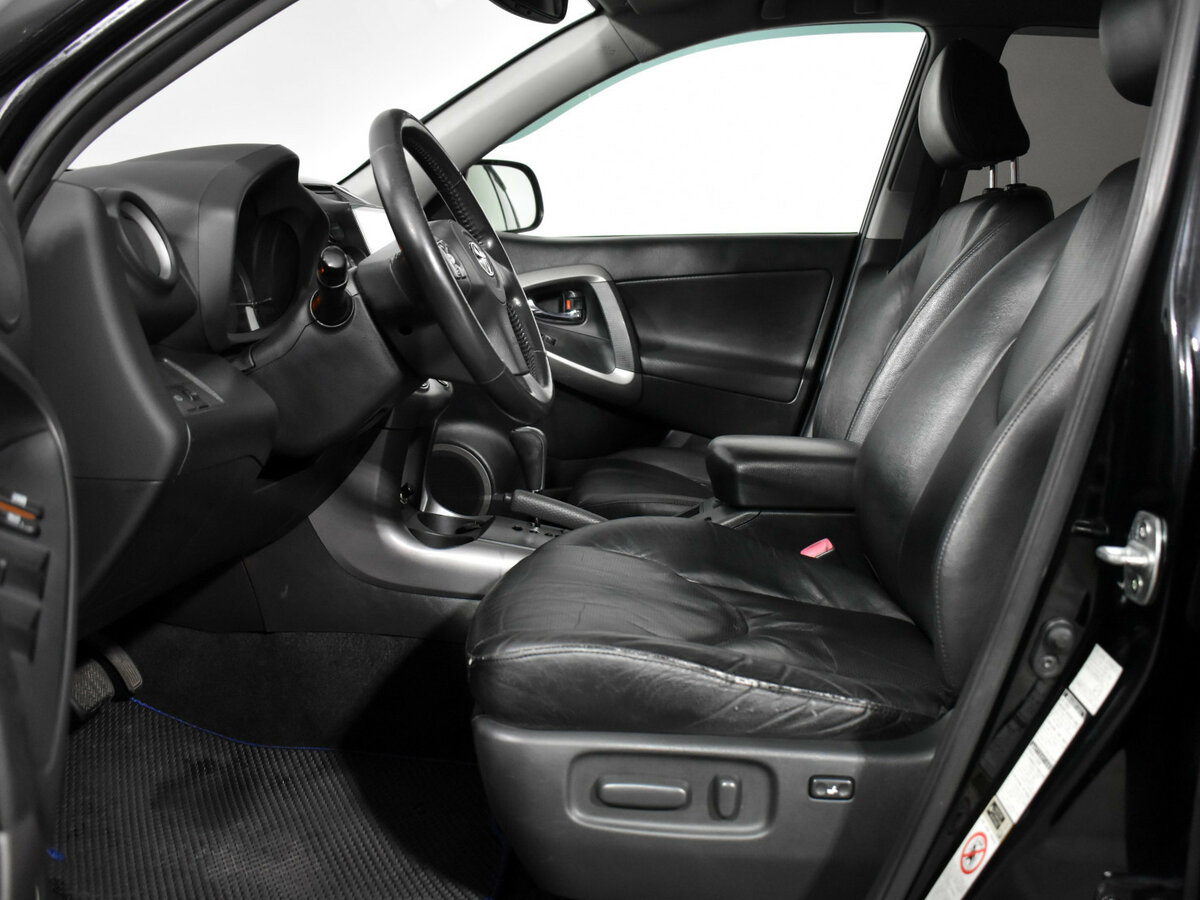 Toyota RAV4 с пробегом — 2006 год. Фото: #11