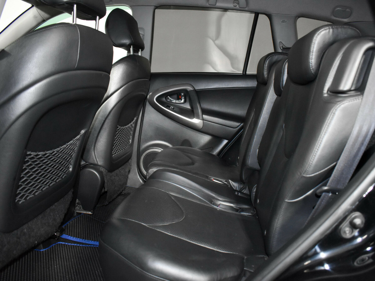 Toyota RAV4 с пробегом — 2006 год. Фото: #14