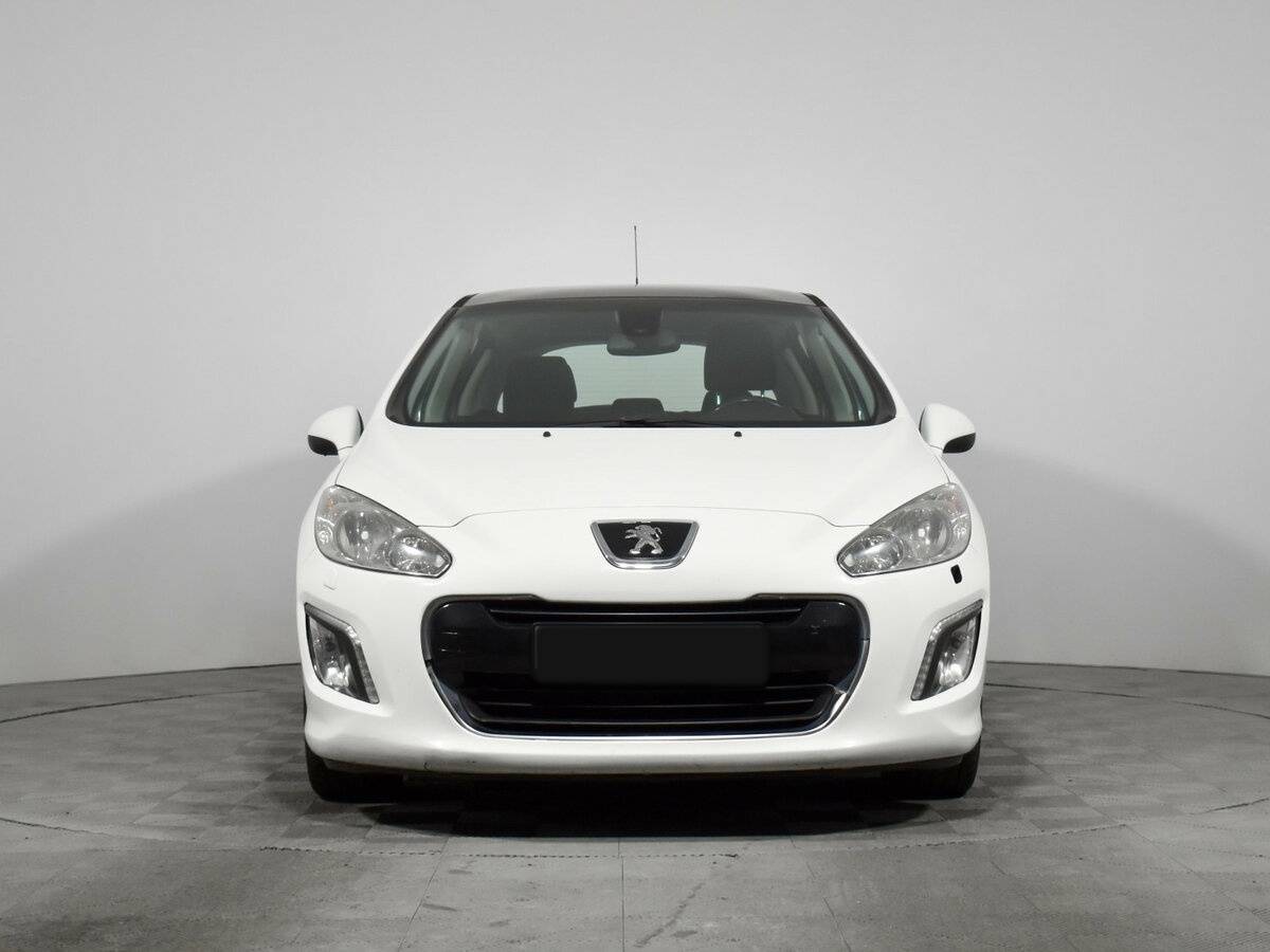 Peugeot 308 с пробегом — 2011 год. Фото: #1