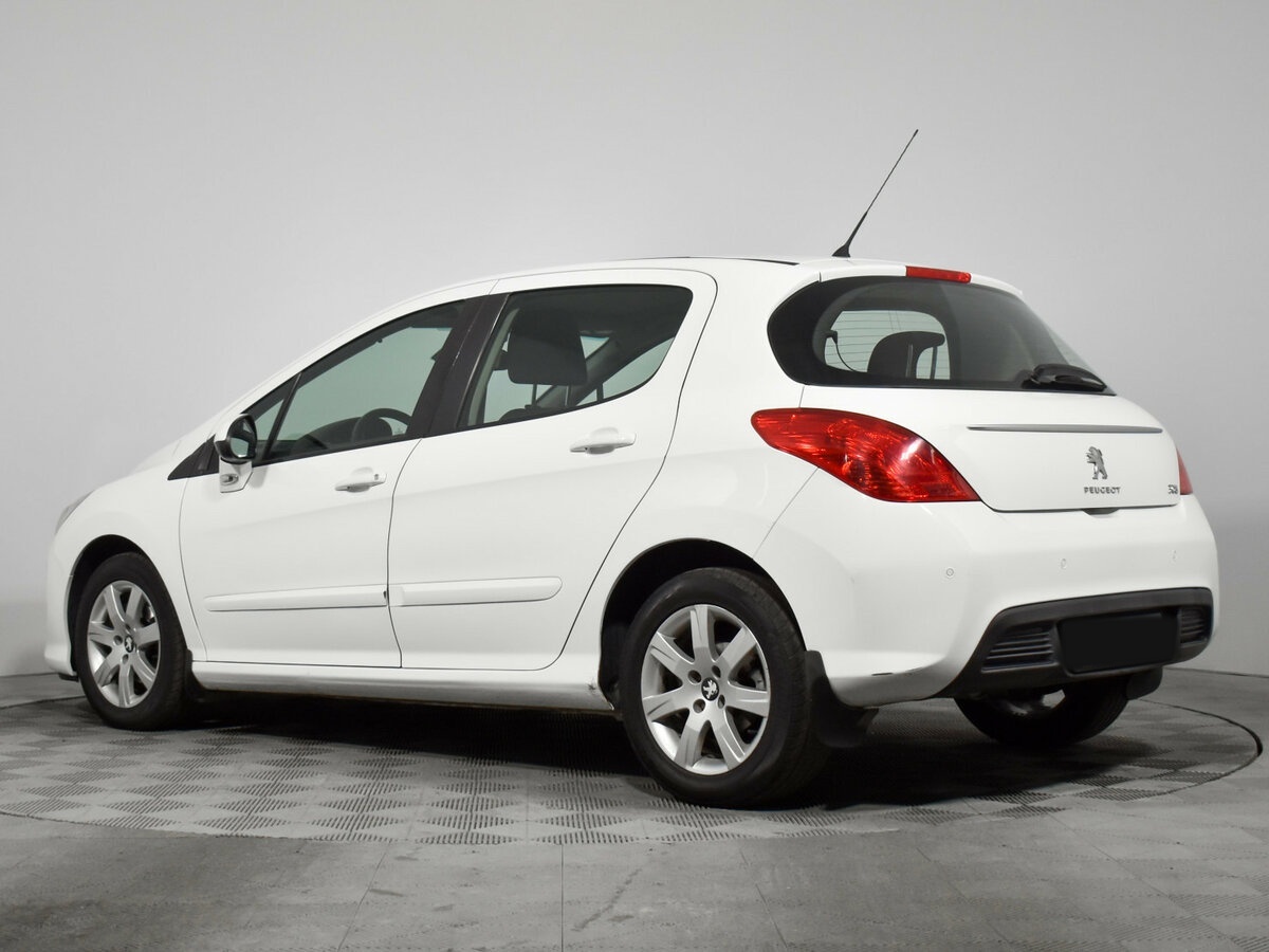 Peugeot 308 с пробегом — 2011 год. Фото: #5