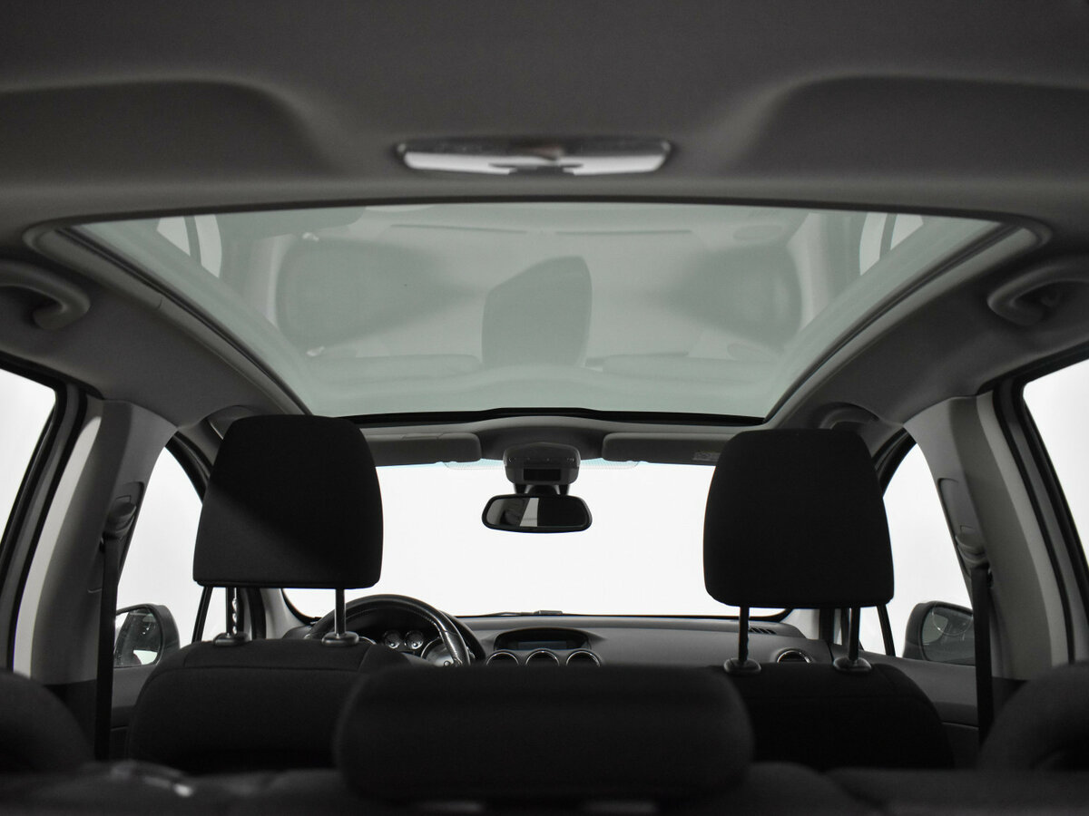 Peugeot 308 с пробегом — 2011 год. Фото: #15