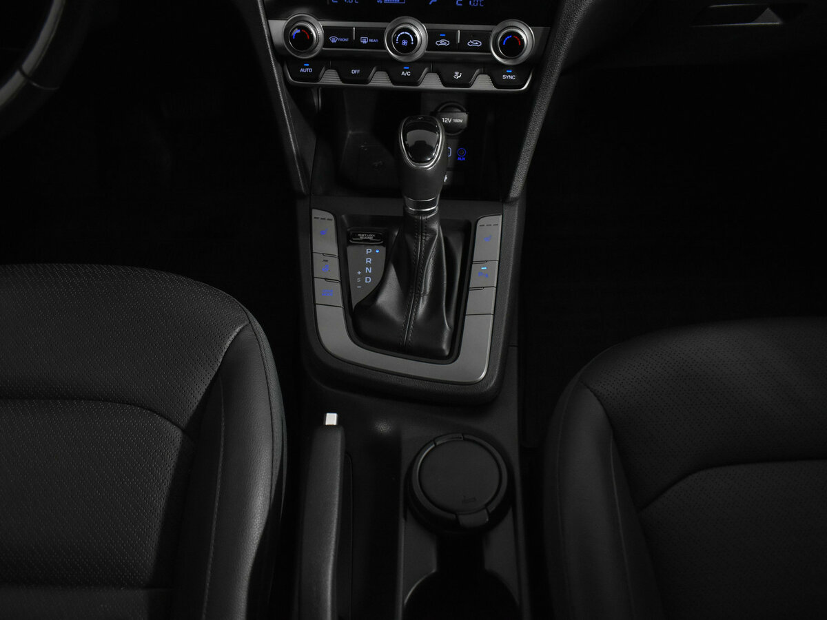 Hyundai Elantra с пробегом — 2019 год. Фото: #13