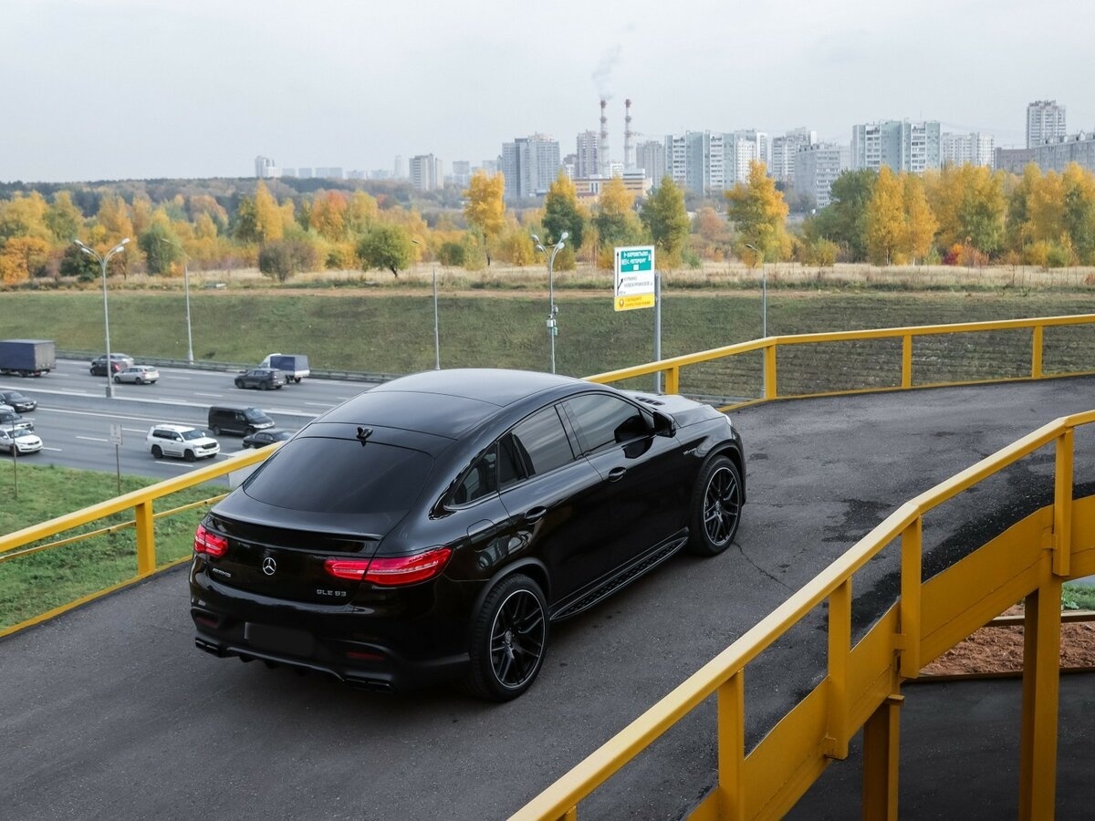 Mercedes-Benz GLE Coupe AMG с пробегом — 2017 год. Фото: #15
