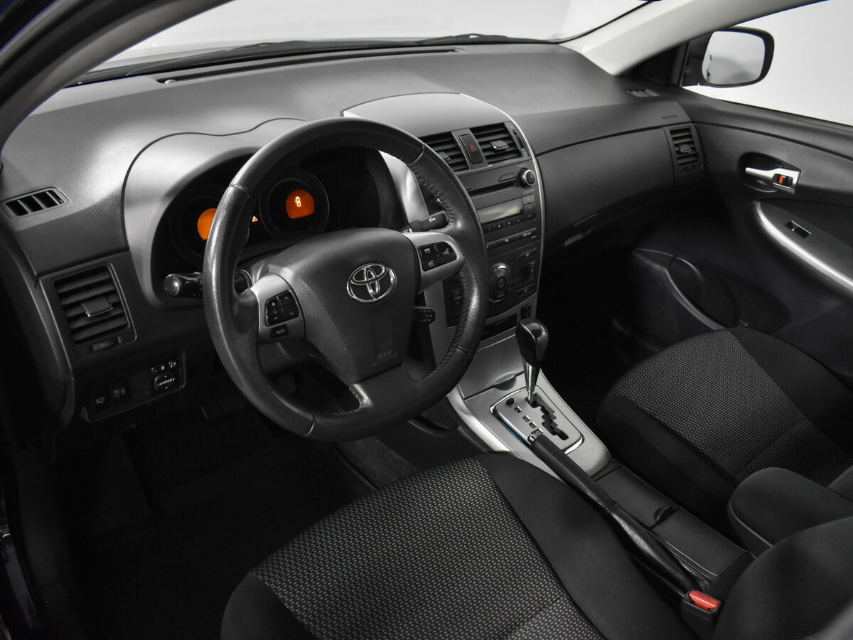 Toyota Corolla с пробегом — 2011 год. Фото: #4