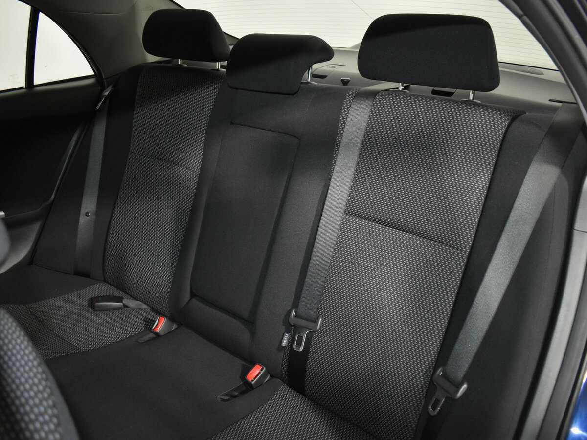 Toyota Corolla с пробегом — 2011 год. Фото: #6