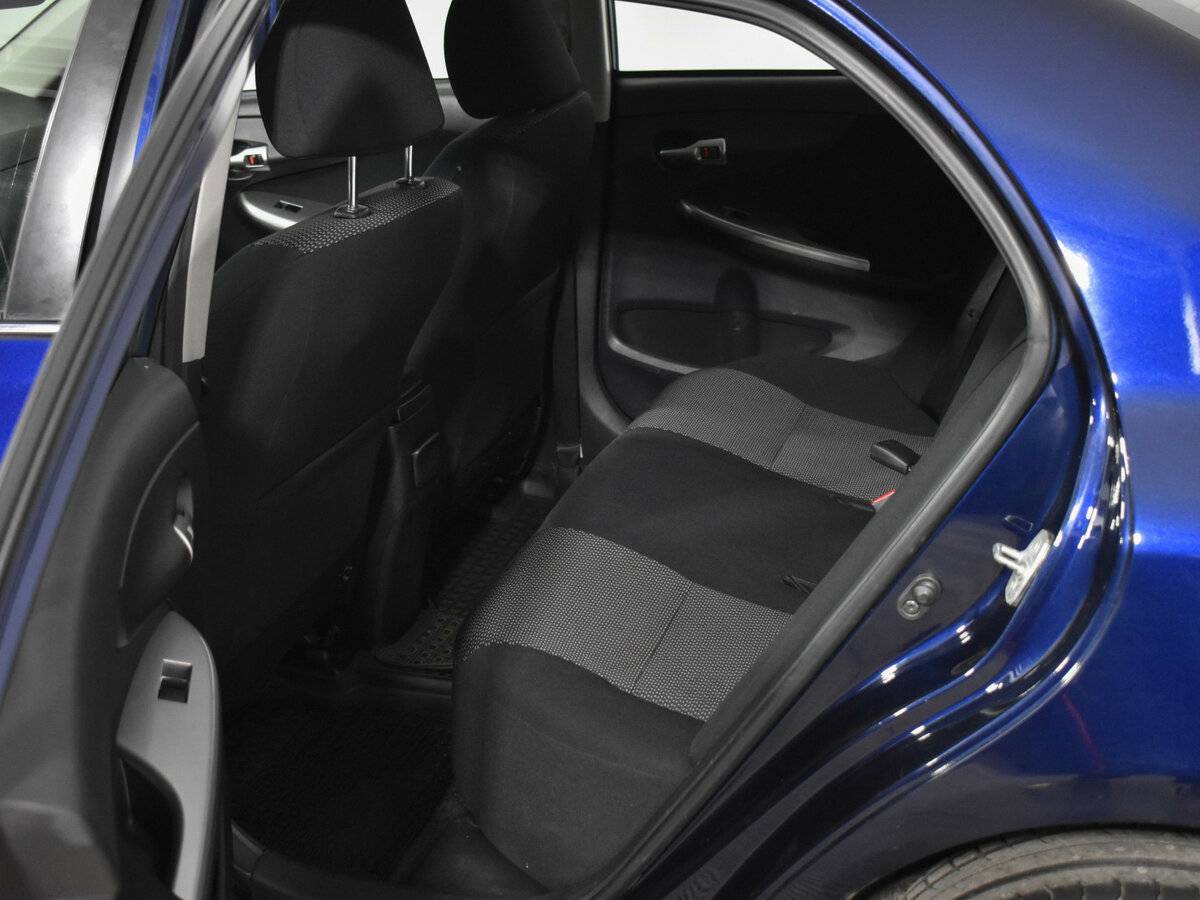 Toyota Corolla с пробегом — 2011 год. Фото: #7