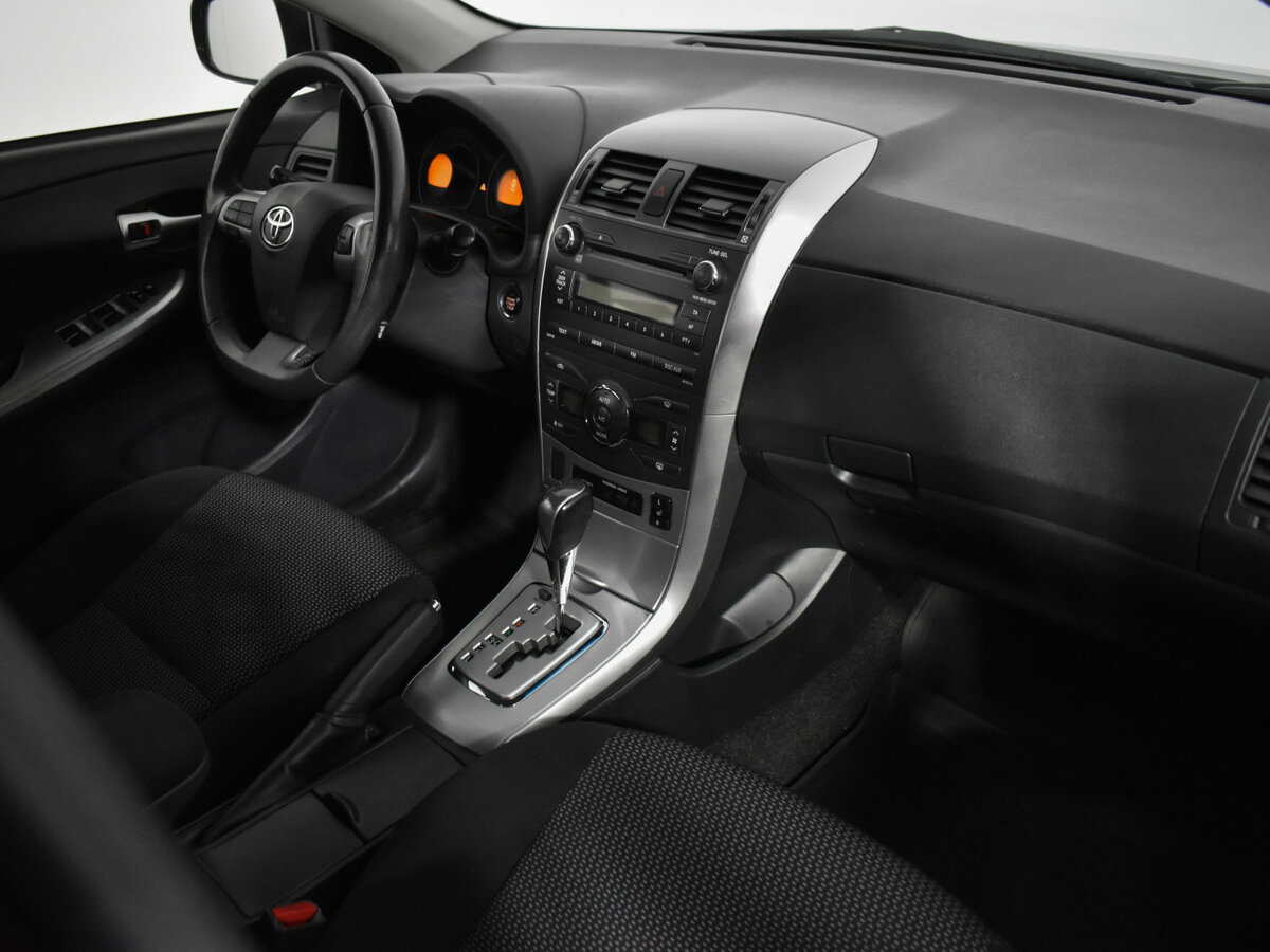 Toyota Corolla с пробегом — 2011 год. Фото: #8