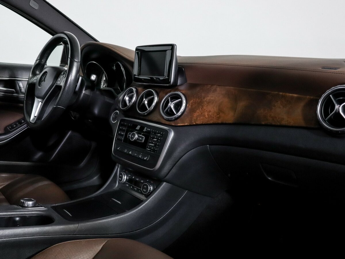 Mercedes-Benz GLA с пробегом — 2014 год. Фото: #6