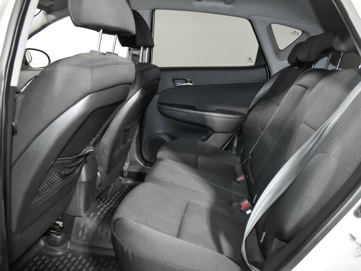 Hyundai i30 с пробегом — 2011 год. Фото: #8