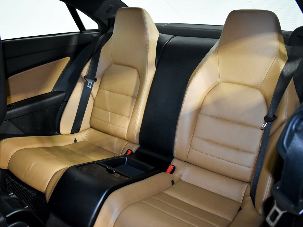 Mercedes-Benz E-Класс с пробегом — 2010 год. Фото: #9