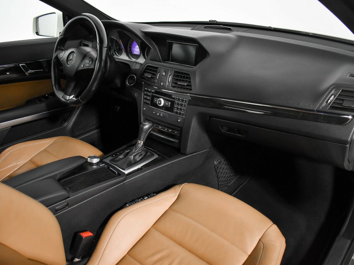 Mercedes-Benz E-Класс с пробегом — 2010 год. Фото: #10