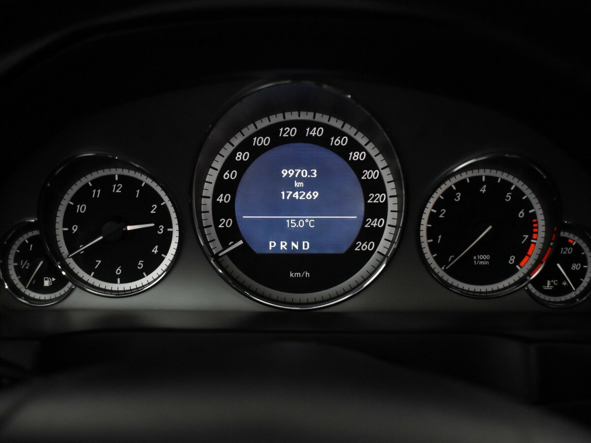 Mercedes-Benz E-Класс с пробегом — 2010 год. Фото: #16