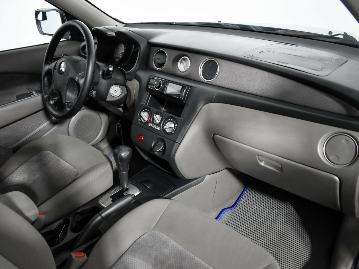 Mitsubishi Outlander с пробегом — 2002 год. Фото: #9