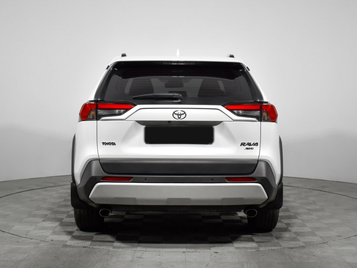 Toyota RAV4 с пробегом — 2024 год. Фото: #4