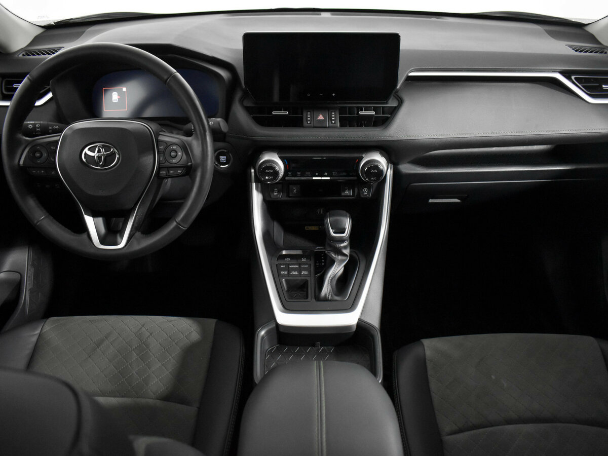 Toyota RAV4 с пробегом — 2024 год. Фото: #11