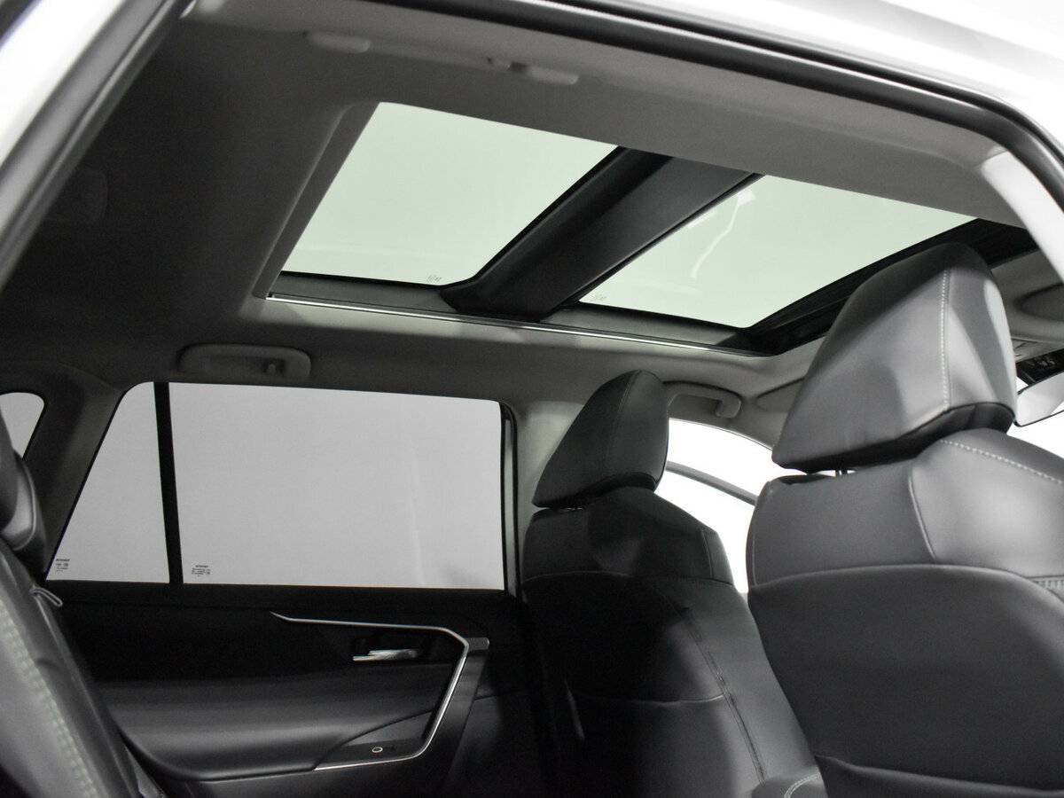 Toyota RAV4 с пробегом — 2024 год. Фото: #13