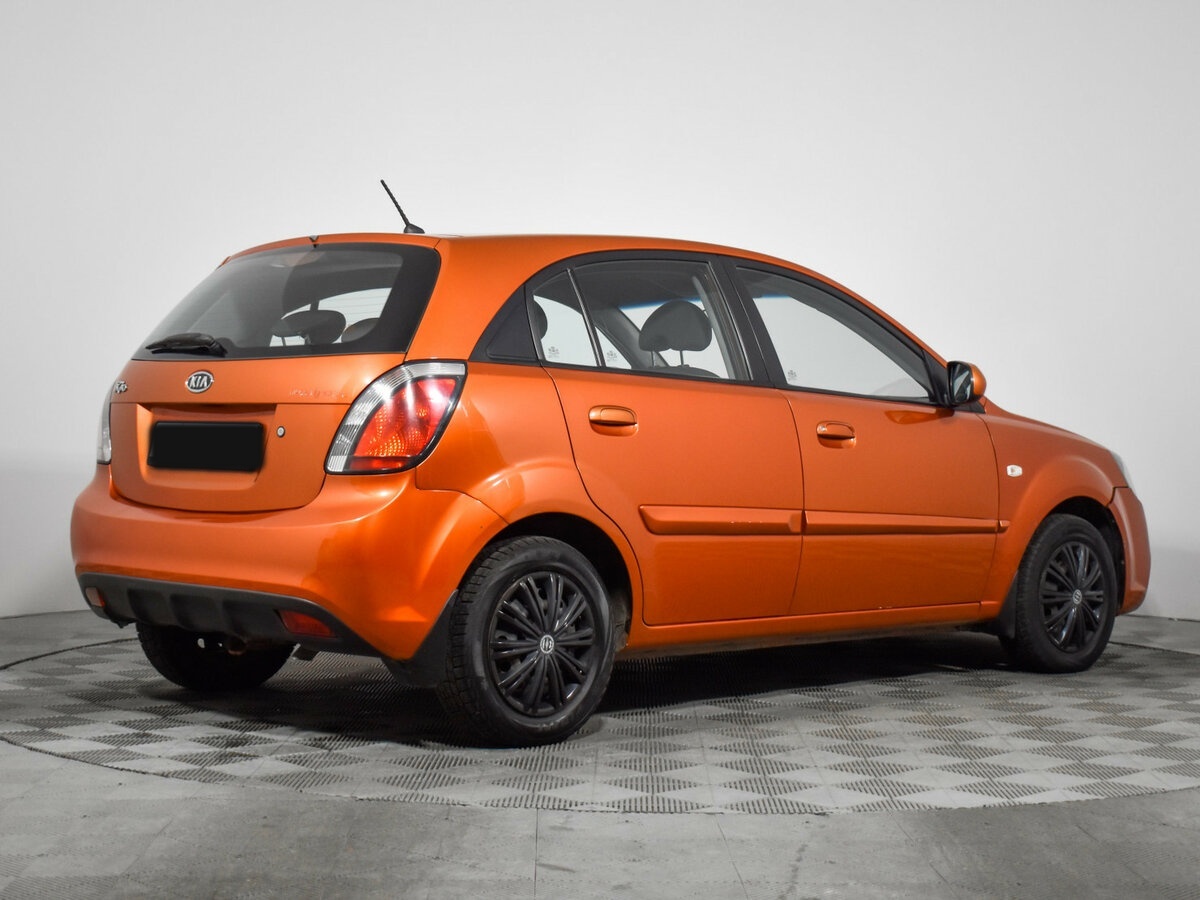 Kia Rio с пробегом — 2011 год. Фото: #4