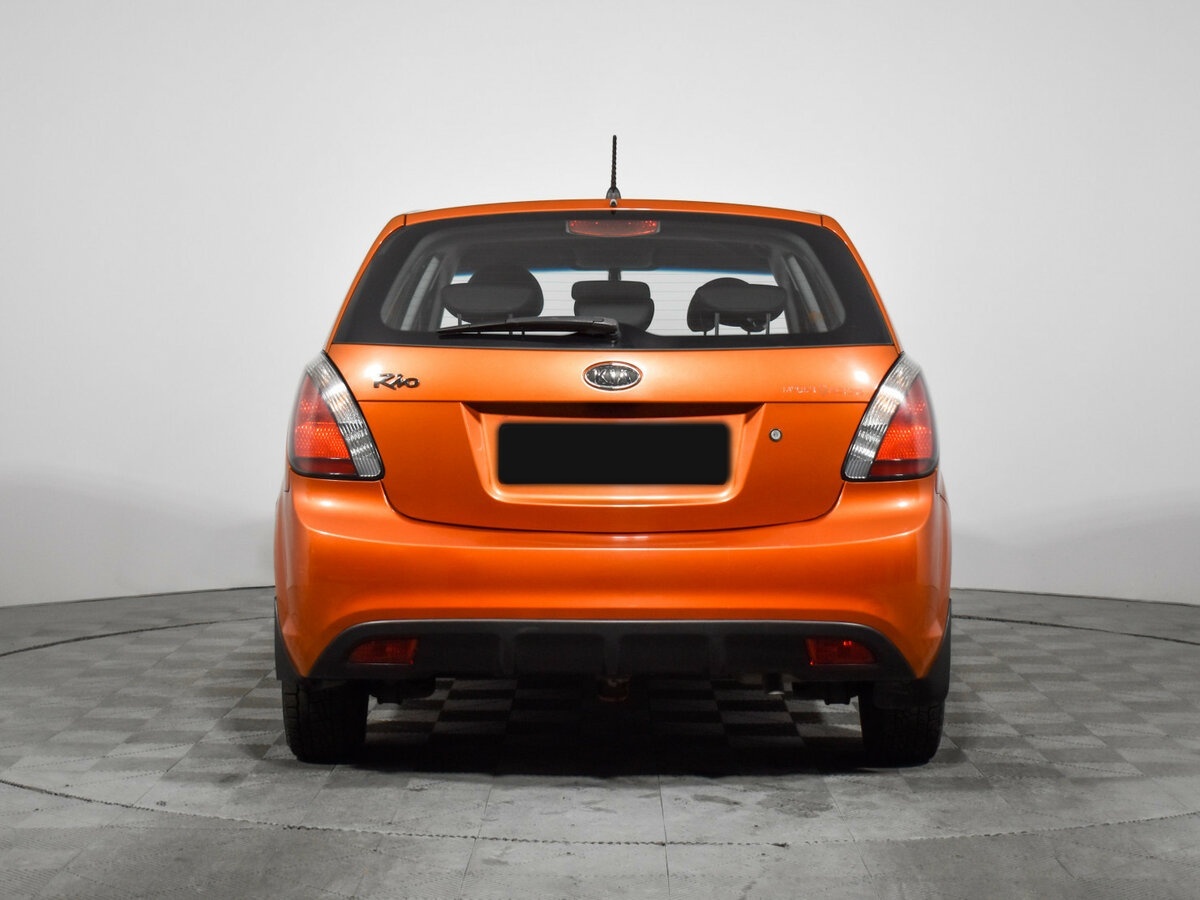 Kia Rio с пробегом — 2011 год. Фото: #5