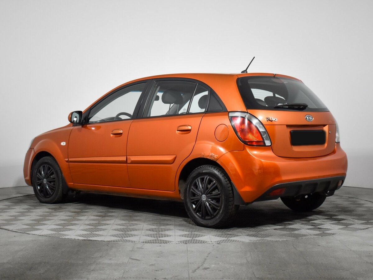 Kia Rio с пробегом — 2011 год. Фото: #6