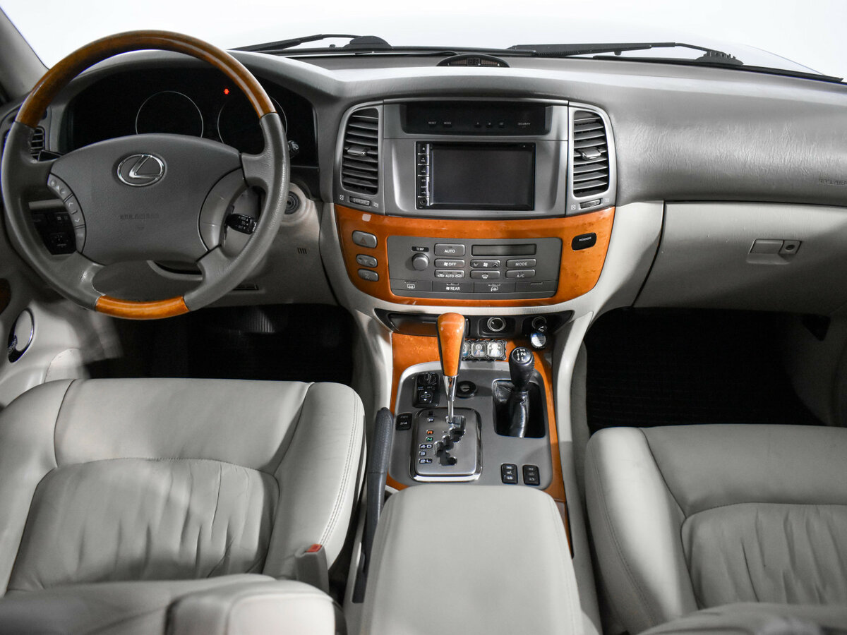 Lexus LX с пробегом — 2007 год. Фото: #10