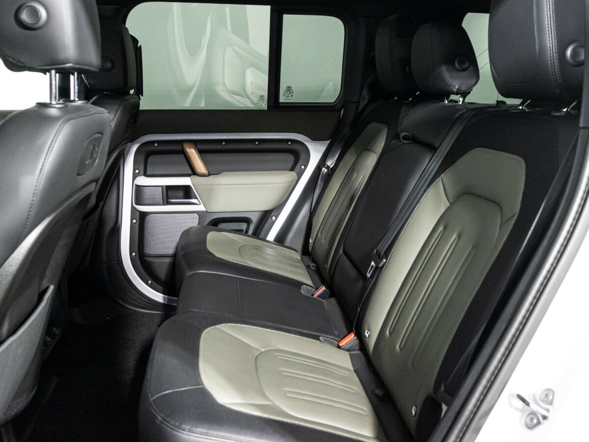 Land Rover Defender с пробегом — 2020 год. Фото: #7
