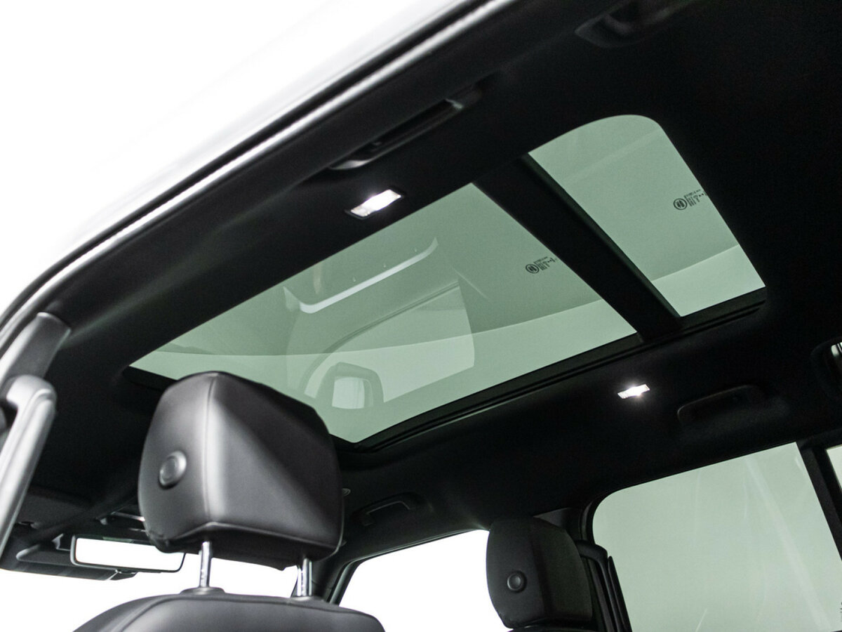 Land Rover Defender с пробегом — 2020 год. Фото: #11