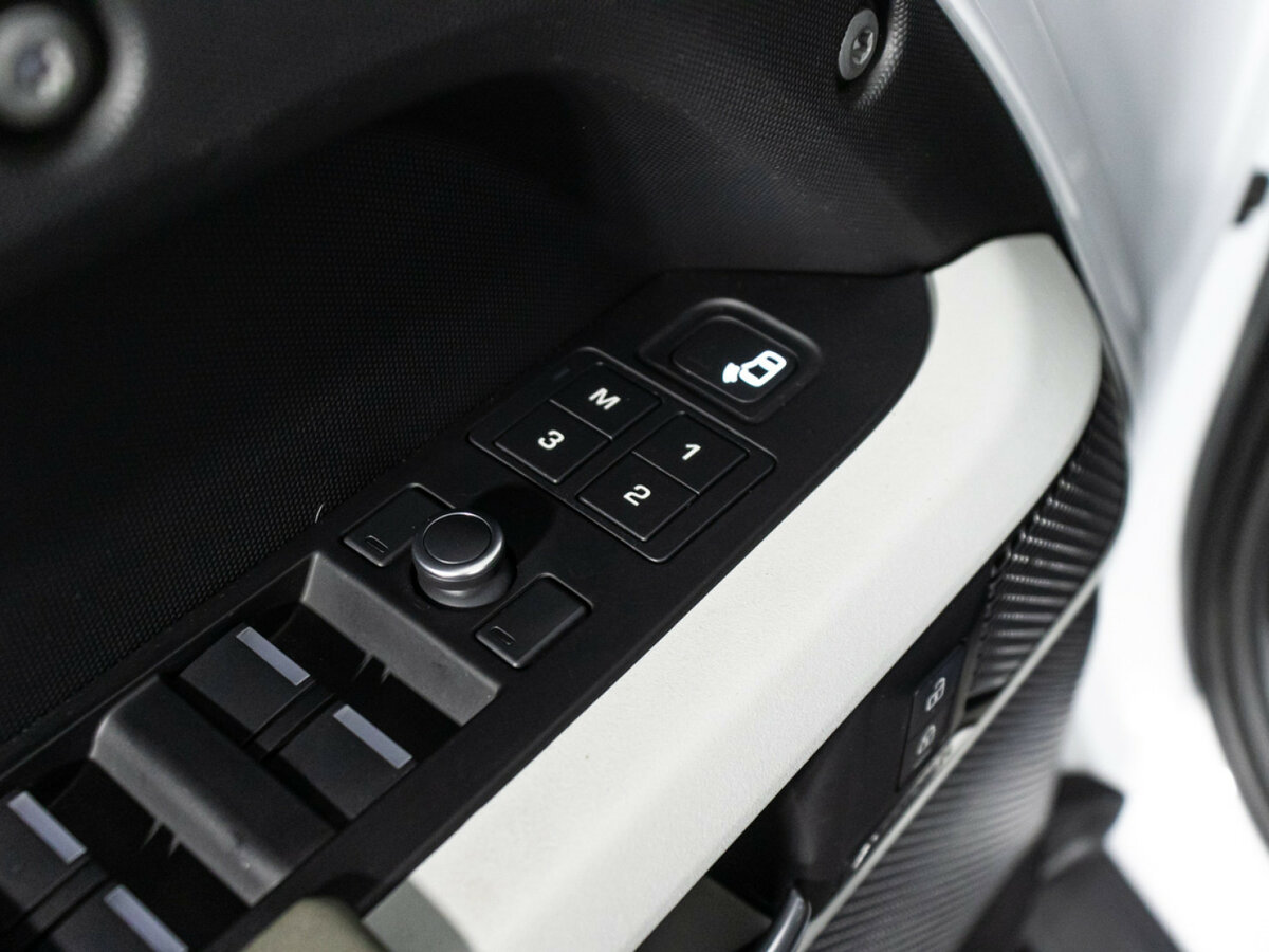 Land Rover Defender с пробегом — 2020 год. Фото: #13