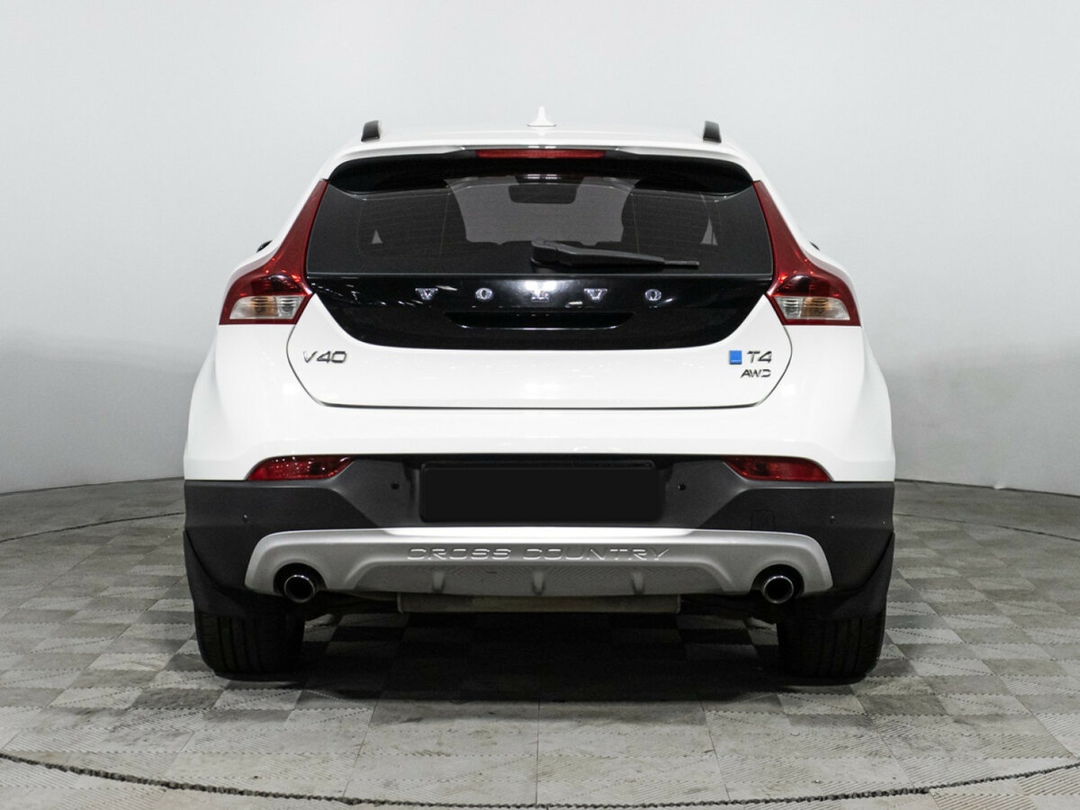 Volvo V40 Cross Country с пробегом — 2015 год. Фото: #5