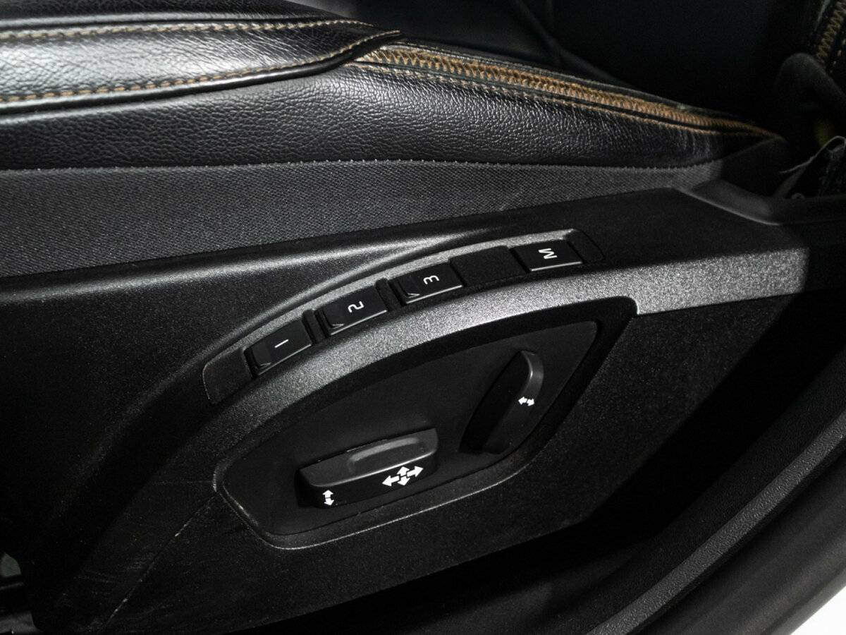 Volvo V40 Cross Country с пробегом — 2015 год. Фото: #13