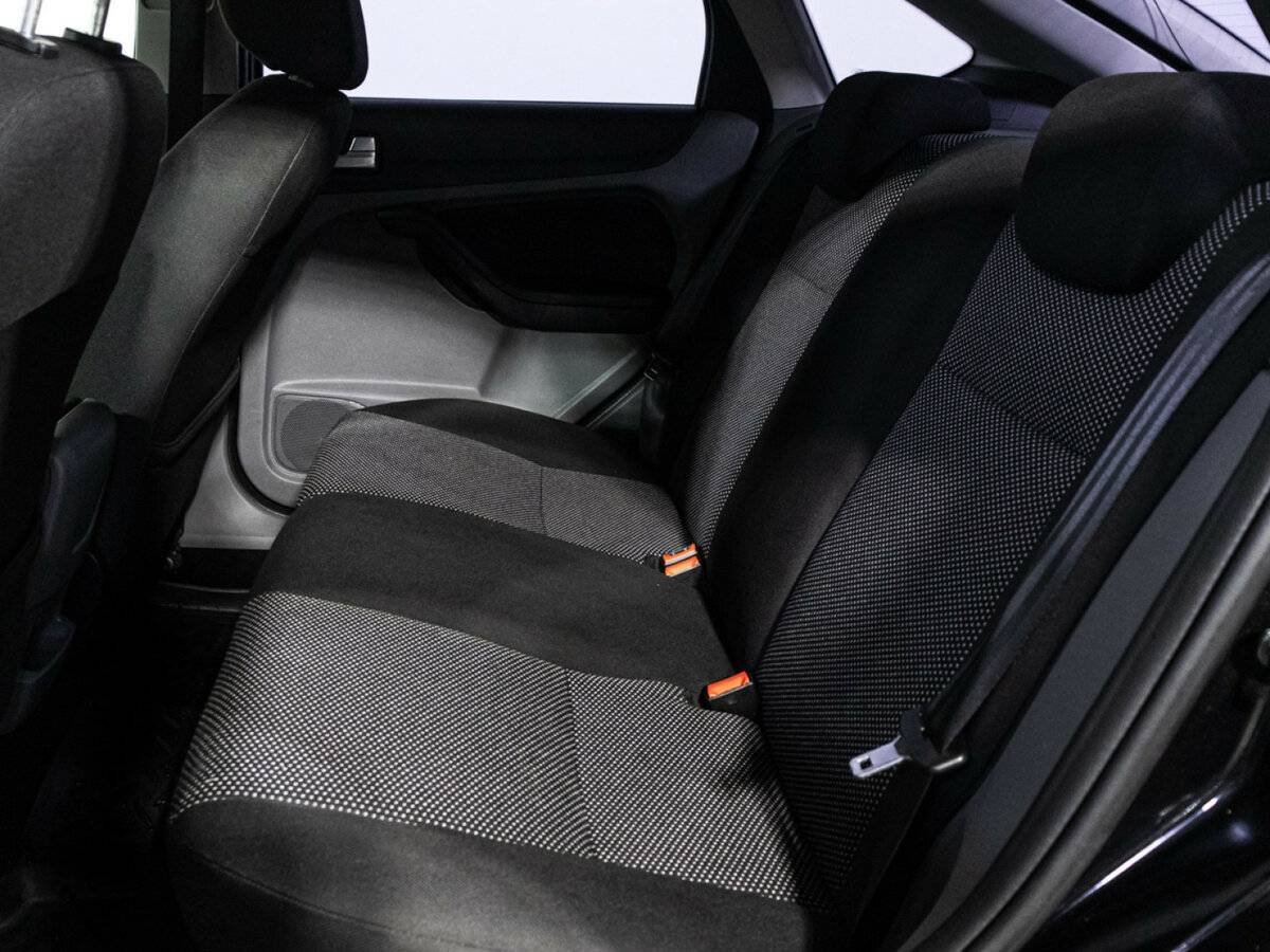 Ford Focus с пробегом — 2011 год. Фото: #9