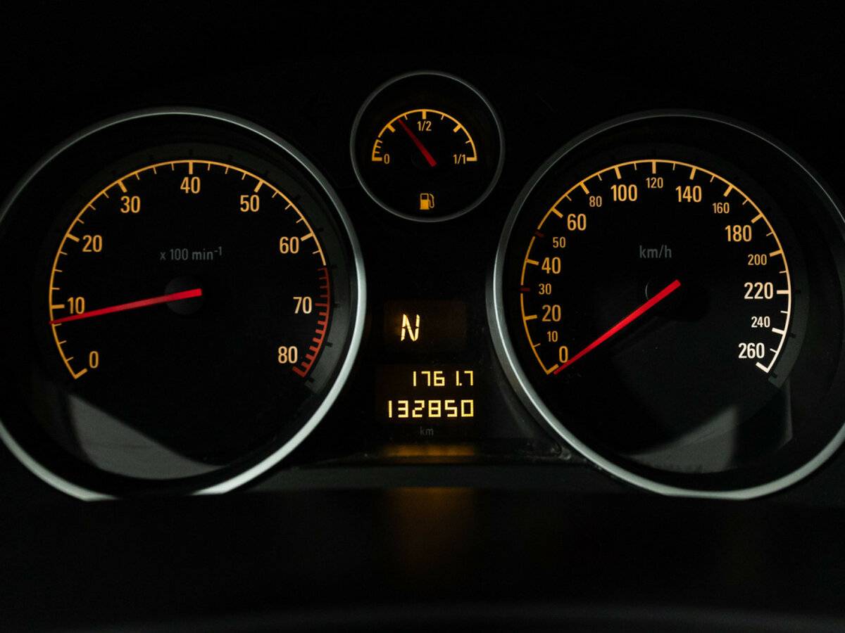 Opel Astra с пробегом — 2006 год. Фото: #11