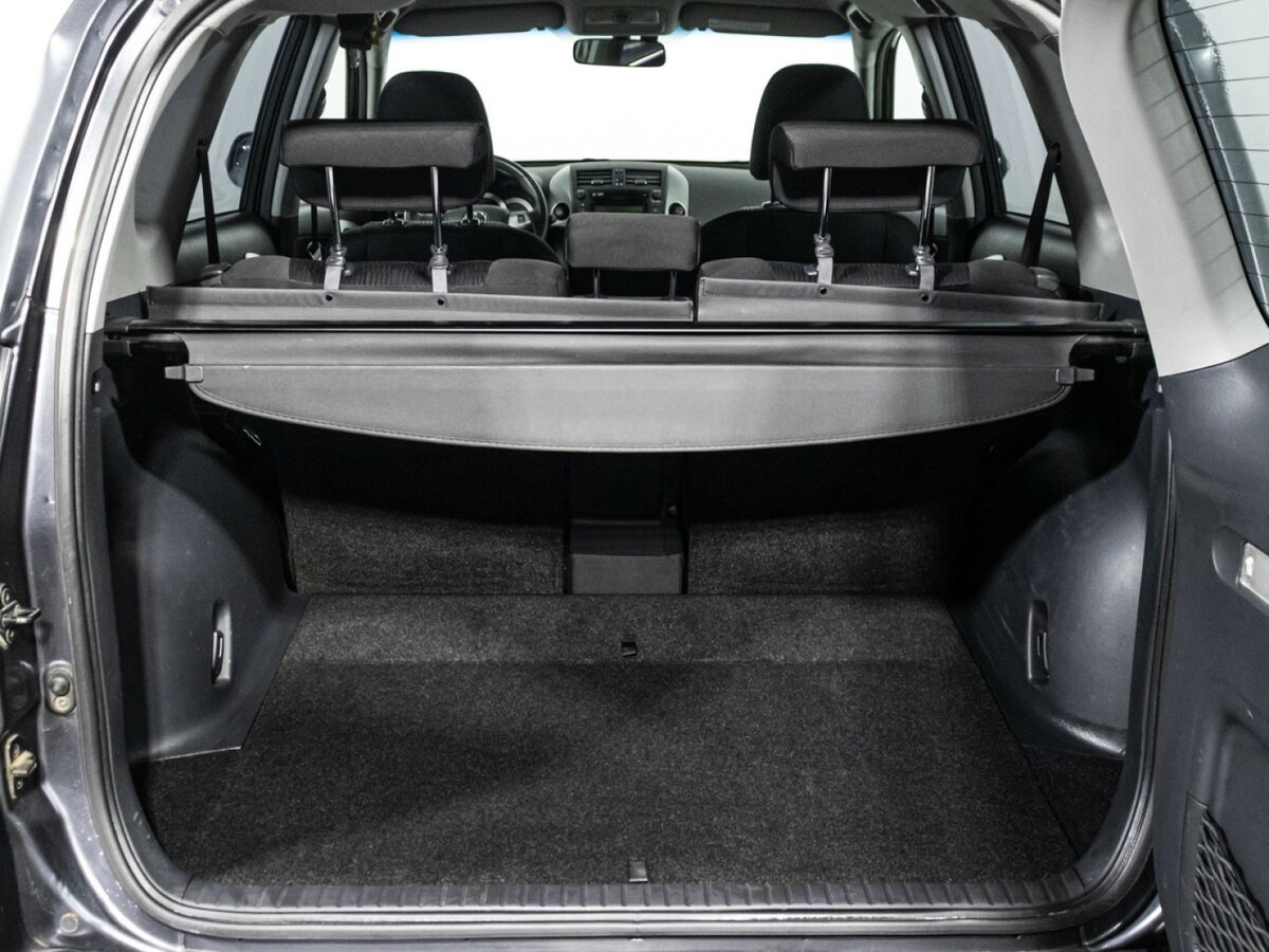 Toyota RAV4 с пробегом — 2010 год. Фото: #13