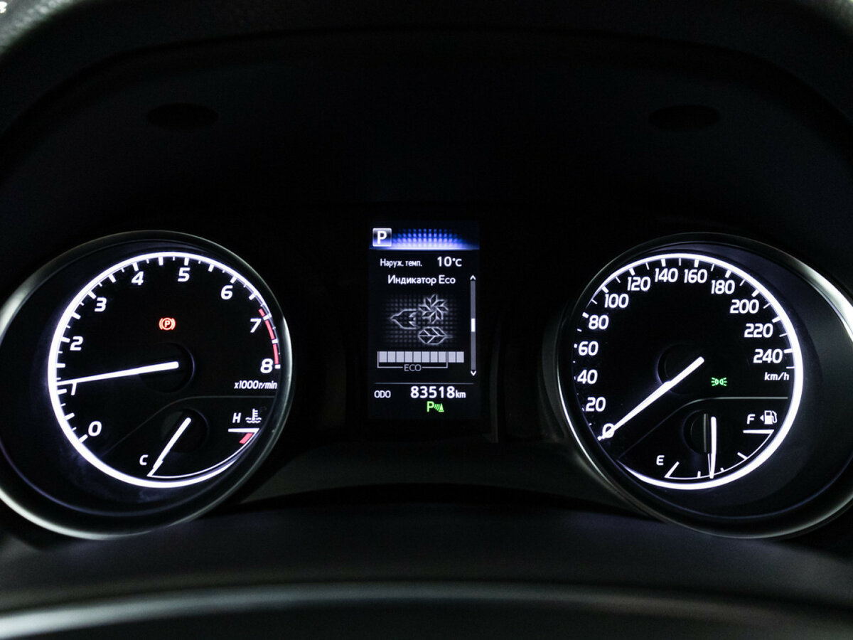 Toyota Camry с пробегом — 2018 год. Фото: #11